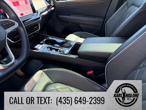 Used 2024 Volkswagen Atlas SEL Premium R-Line AWD/4WD image 22