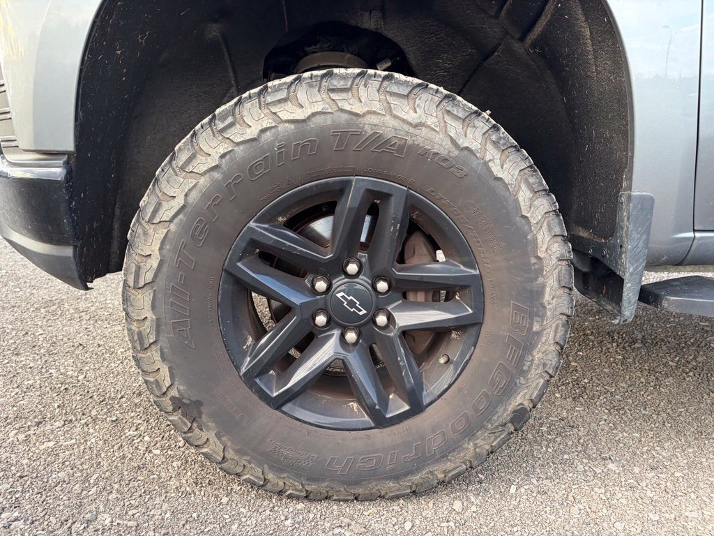 Used 2021 Chevrolet Silverado 1500 LT Trail Boss w/ Convenience Package II AWD/4WD image 6
