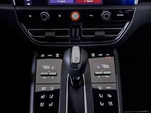 New 2026 Porsche Macan Turbo image 20