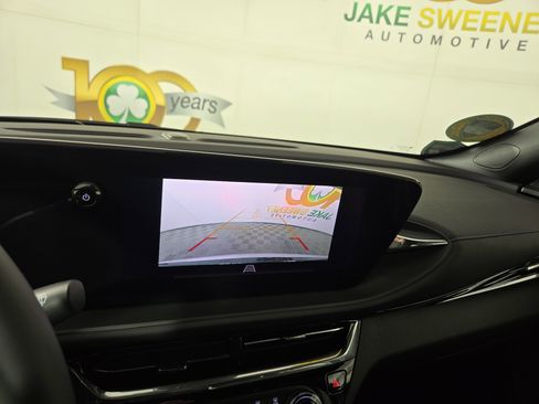 Used 2025 Buick Envista Sport Touring image 21