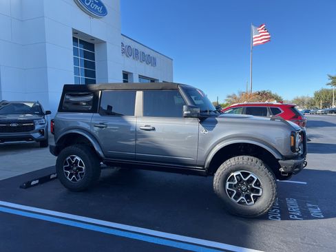 Used 2022 Ford Bronco Outer Banks image 2