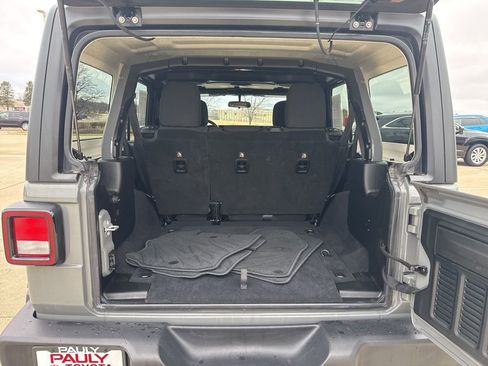 Used 2018 Jeep Wrangler Unlimited Sport S image 18