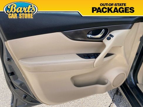 Used 2014 Nissan Rogue SV image 23
