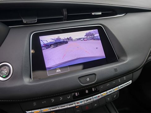 Used 2021 Cadillac XT4 Premium Luxury image 17