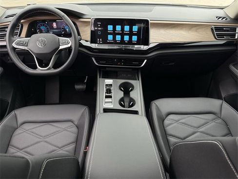 New 2026 Volkswagen Atlas SE image 8