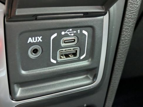 New 2025 Jeep Gladiator Sport image 19