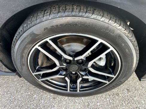 Used 2018 Ford Mustang Premium image 17