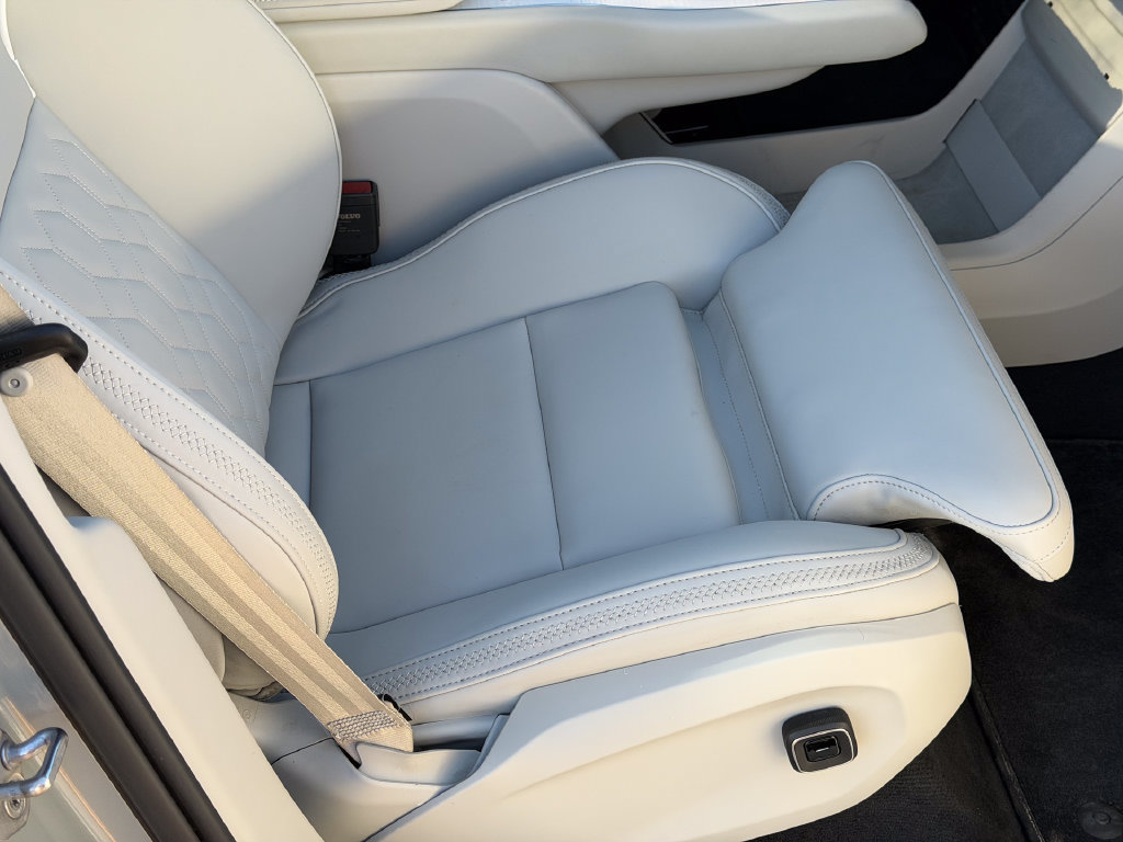 Certified 2025 Volvo EX90 Ultra AWD/4WD image 14