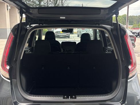 Used 2025 Kia Soul LX w/ LX Technology Package FWD image 29