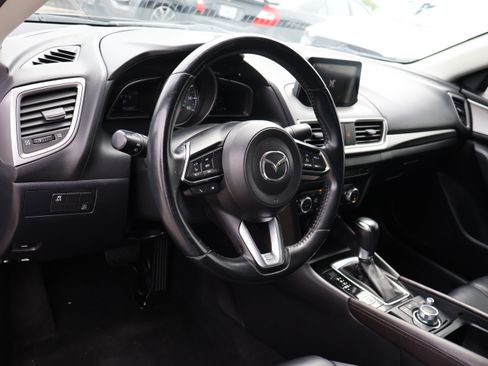Used 2017 MAZDA MAZDA3 Touring FWD image 13