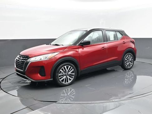 Used 2023 Nissan Kicks SV FWD image 2