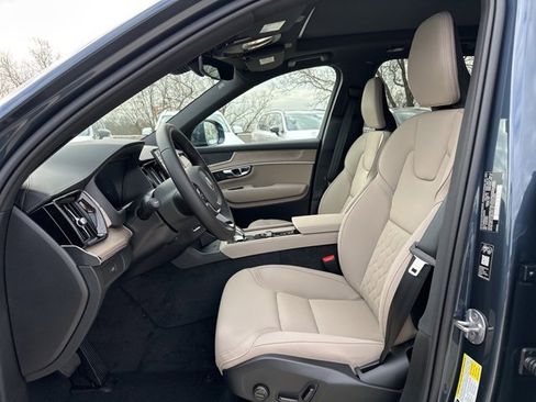 New 2026 Volvo XC90 B6 Core image 13