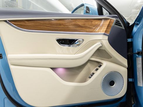 New 2026 Bentley Flying Spur Plug-In Hybrid image 18