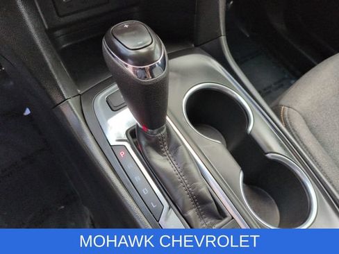 Used 2021 Chevrolet Equinox LT AWD/4WD image 16