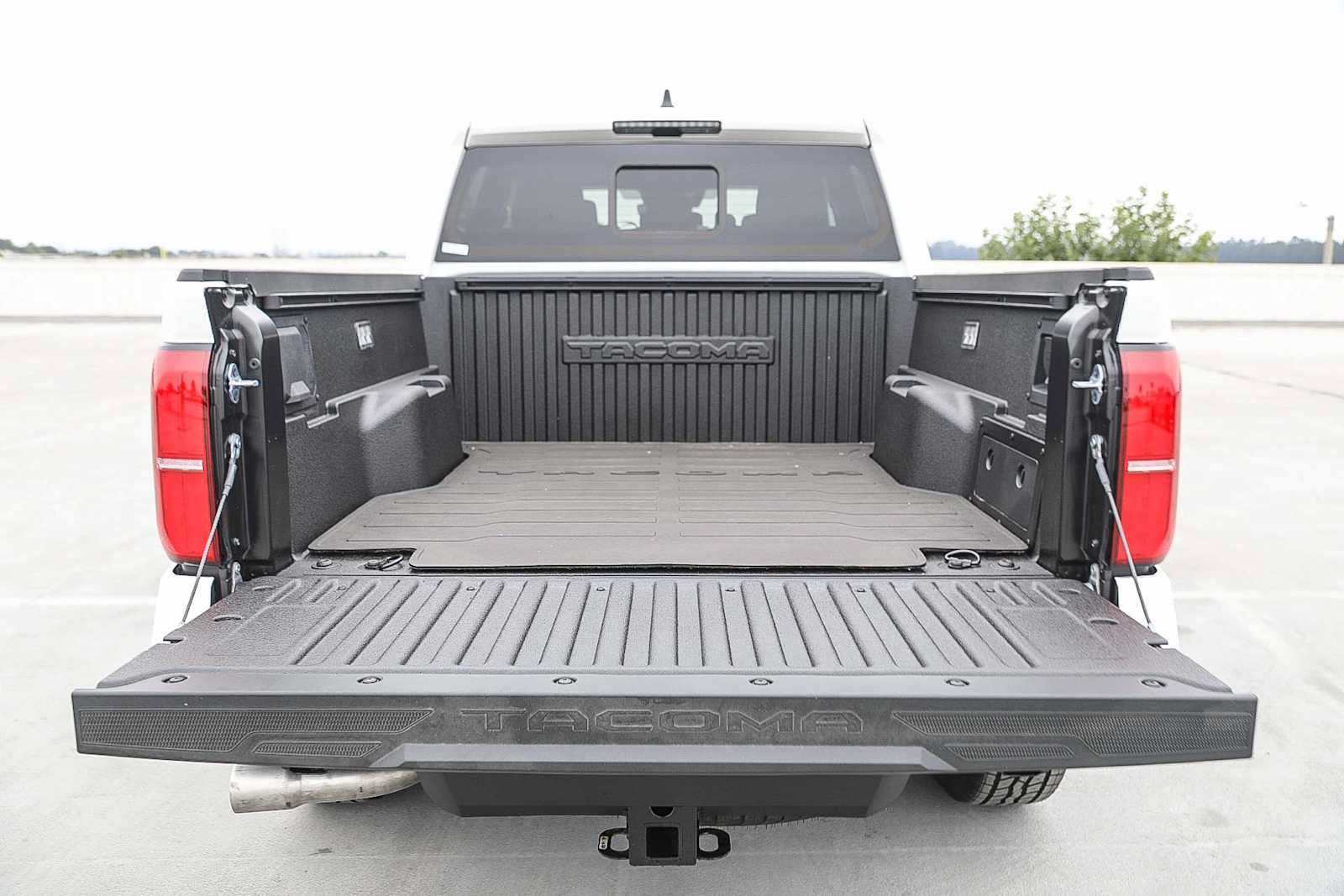 New 2025 Toyota Tacoma TRD Off-Road w/ TRD Off Road Upgrade Package AWD/4WD image 12