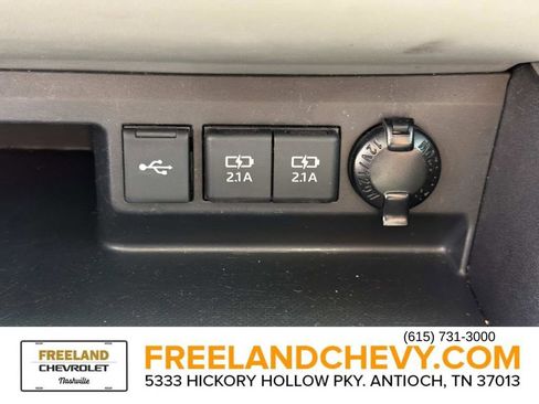 Used 2021 Toyota Highlander XLE FWD image 35