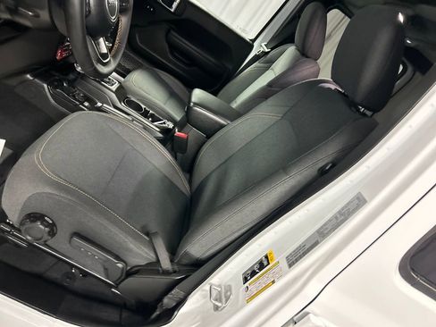 Used 2024 Jeep Wrangler Willys image 12