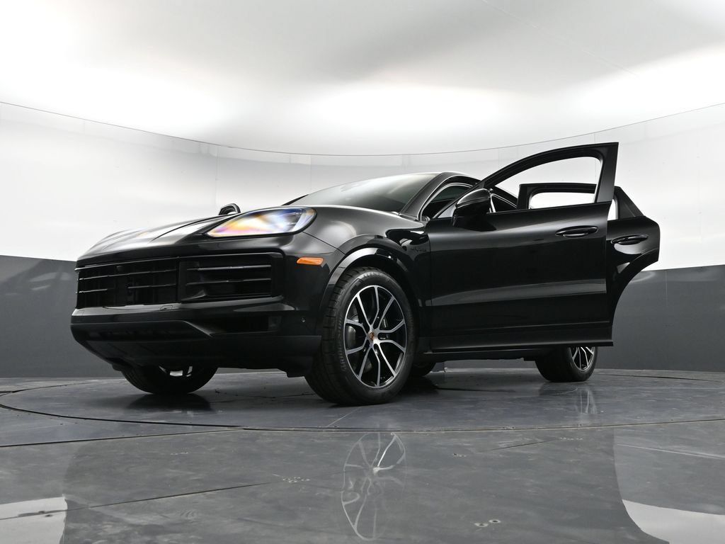 Certified 2025 Porsche Cayenne E-Hybrid Coupe AWD/4WD image 39
