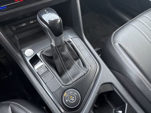 Used 2022 Volkswagen Tiguan SE image 22