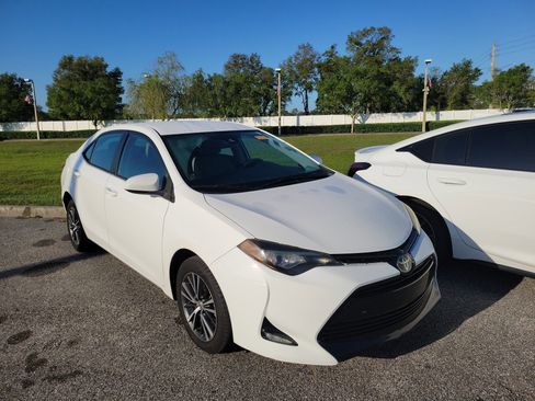 Used 2017 Toyota Corolla LE image 6