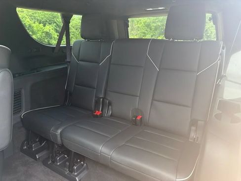 Certified 2024 Cadillac Escalade ESV Premium Luxury w/ Performance Package AWD/4WD image 23
