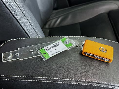 Used 2024 Volvo XC40 B5 Plus w/ Climate Package image 33