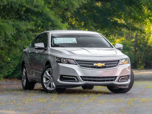 Used 2019 Chevrolet Impala LT FWD image 1