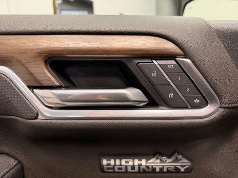 Used 2022 Chevrolet Silverado 1500 High Country w/ Z71 Off-Road Package image 26