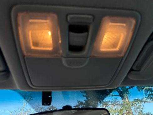 Used 2013 Hyundai Elantra Limited w/ Technology Pkg image 20