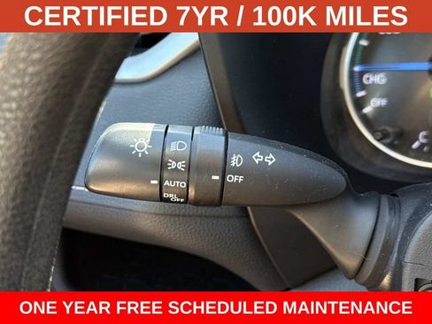 Used 2021 Toyota RAV4 XLE AWD/4WD image 26