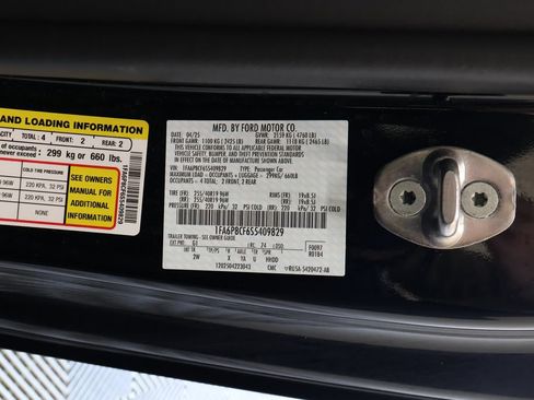 Used 2025 Ford Mustang GT RWD image 33