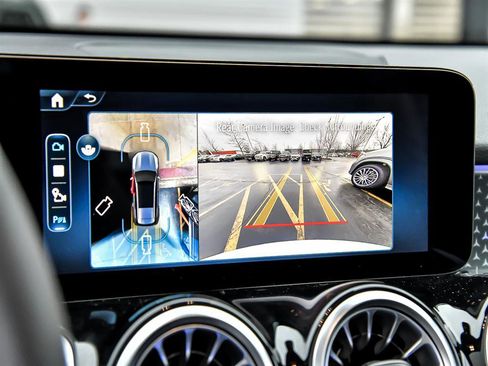 Certified 2025 Mercedes-Benz GLB 250 GLB 250 4MATIC image 20