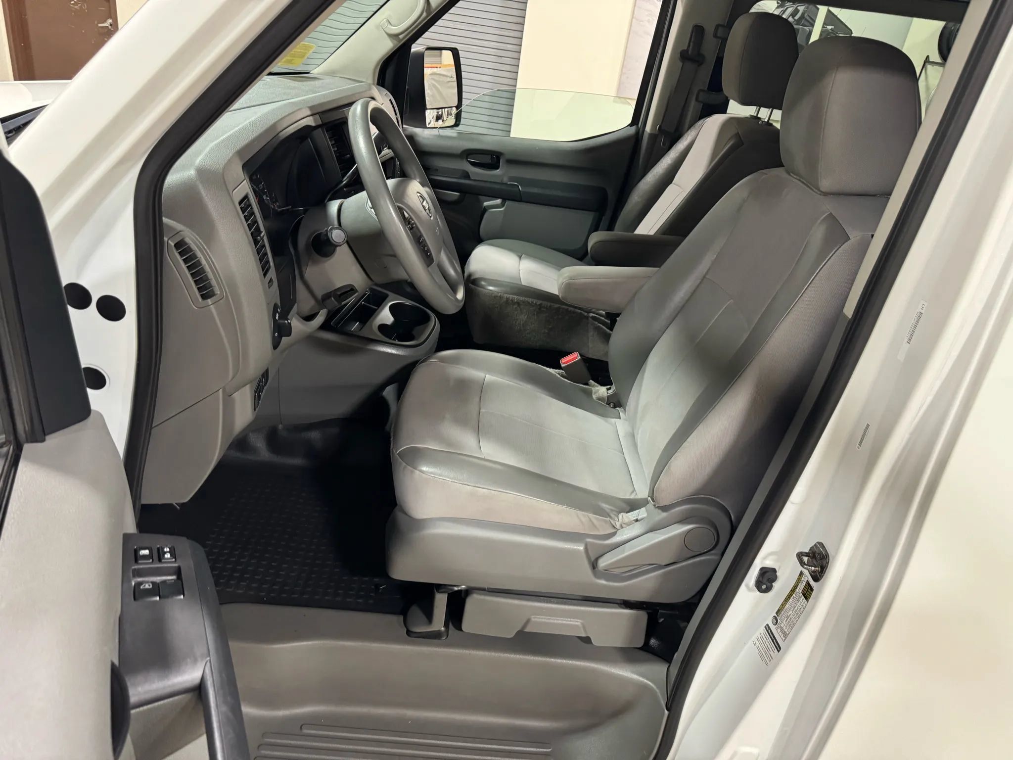 Used 2018 Nissan NV 3500 S RWD image 33