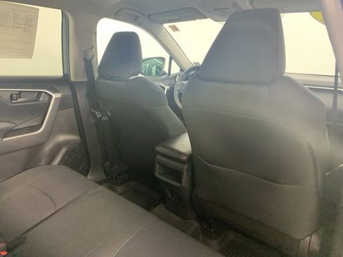 Used 2021 Toyota RAV4 LE image 27