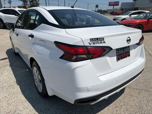 Used 2022 Nissan Versa S FWD image 8
