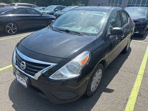 Used 2015 Nissan Versa S Plus FWD image 2