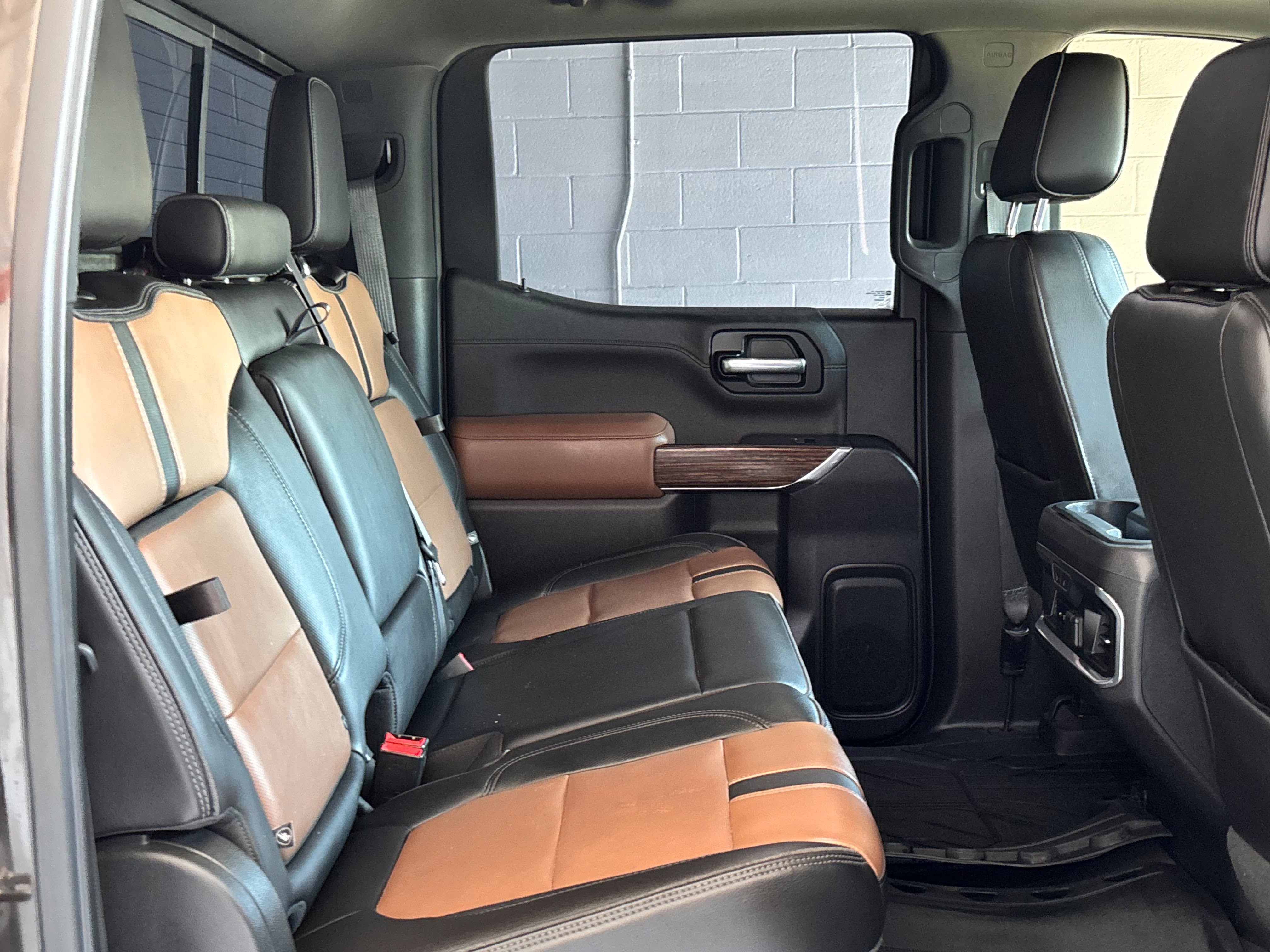 Used 2019 Chevrolet Silverado 1500 High Country w/ High Country Premium Package AWD/4WD image 18