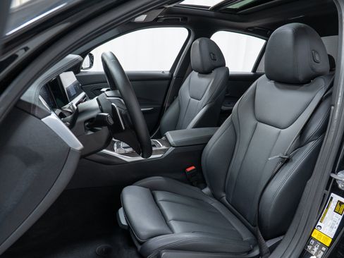 Used 2019 BMW 330i xDrive Sedan w/ Premium Package image 13