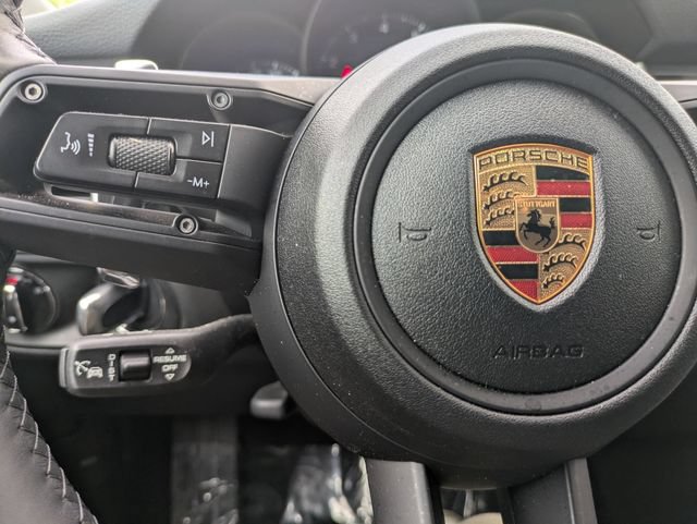 Used 2025 Porsche Macan AWD/4WD image 16