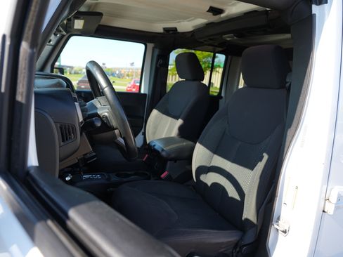 Used 2016 Jeep Wrangler Unlimited Sport AWD/4WD image 12