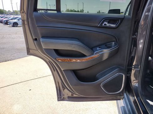 Used 2018 Chevrolet Tahoe Premier AWD/4WD image 12
