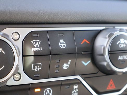 Used 2024 Jeep Gladiator Rubicon w/ Technology Group image 36