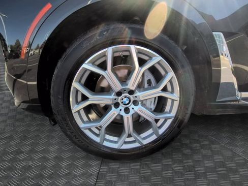 Used 2023 BMW X7 xDrive40i w/ Premium Package AWD/4WD image 13