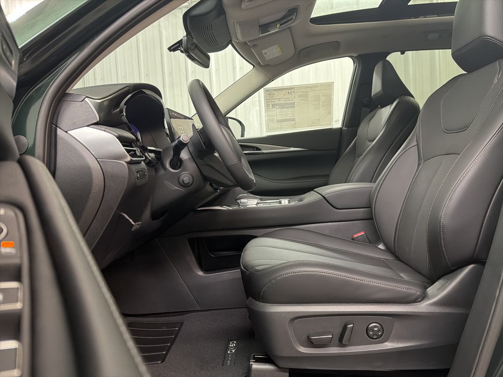 Certified 2026 INFINITI QX60 Luxe w/ Cargo Package FWD image 13