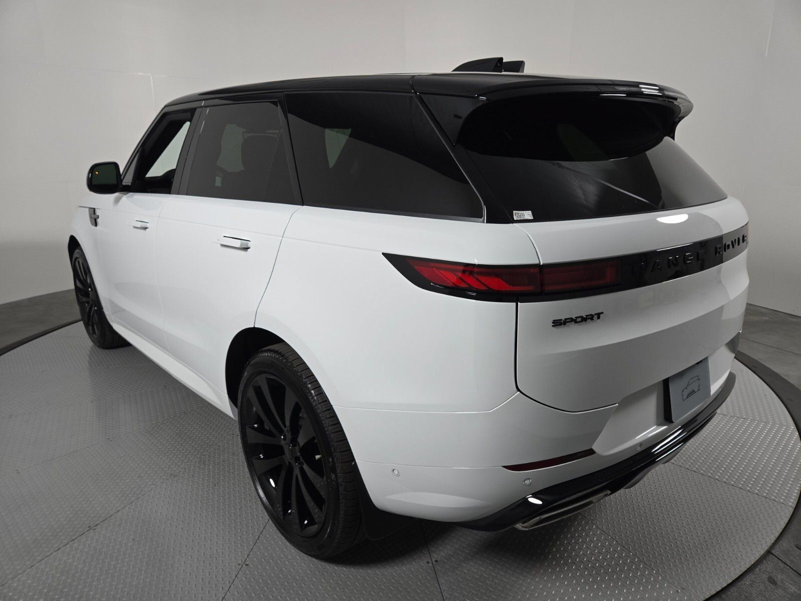 New 2026 Land Rover Range Rover Sport Dynamic SE AWD/4WD image 15