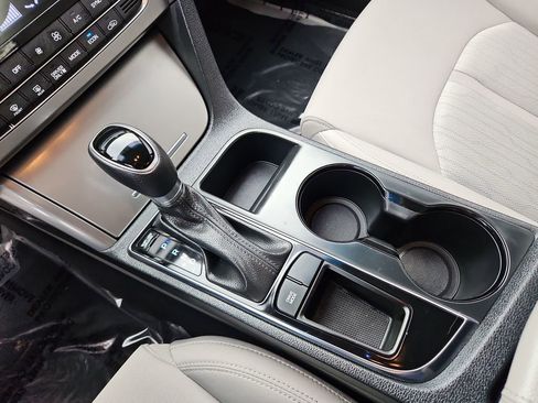 Used 2017 Hyundai Sonata SE image 18