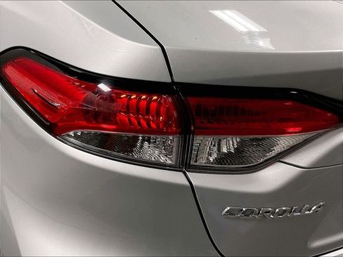 Used 2024 Toyota Corolla LE FWD image 32