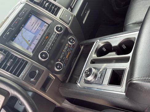 Used 2019 Ford Expedition XLT w/ Equipment Group 202A RWD image 30