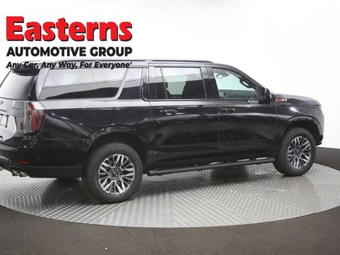 Used 2025 Chevrolet Suburban Z71 AWD/4WD image 45