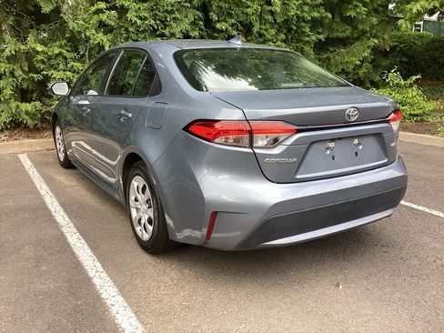 Used 2022 Toyota Corolla LE FWD image 9